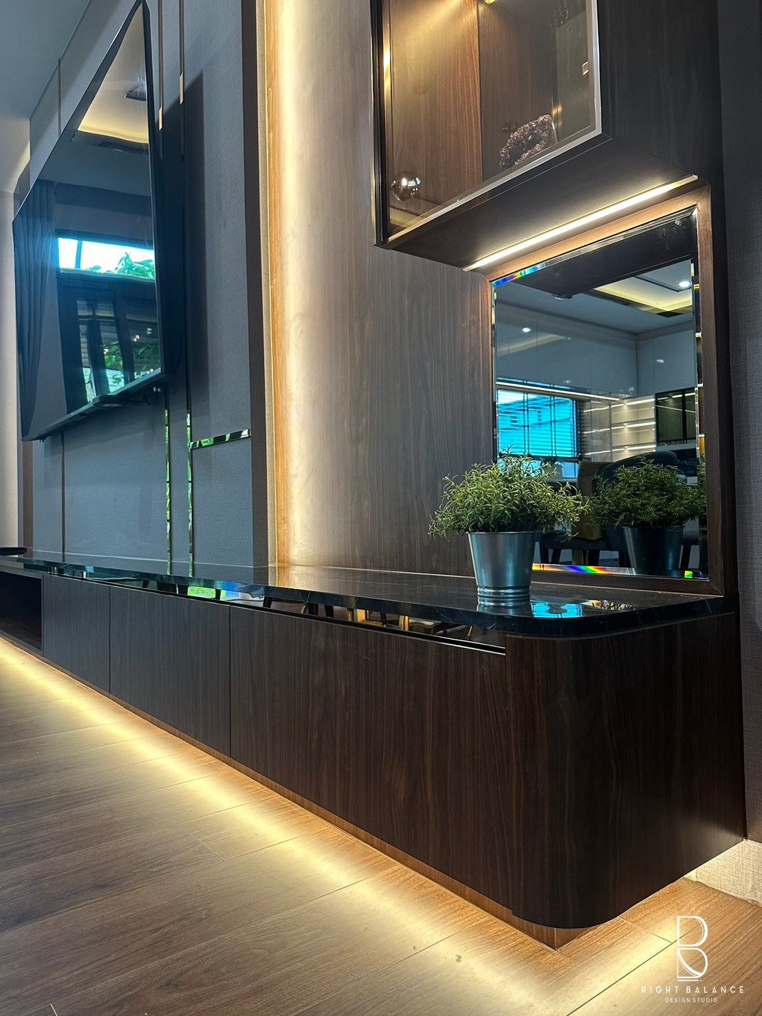 LINE_ALBUM_บ้านพี่กอลฟเสร็จ_241027_29